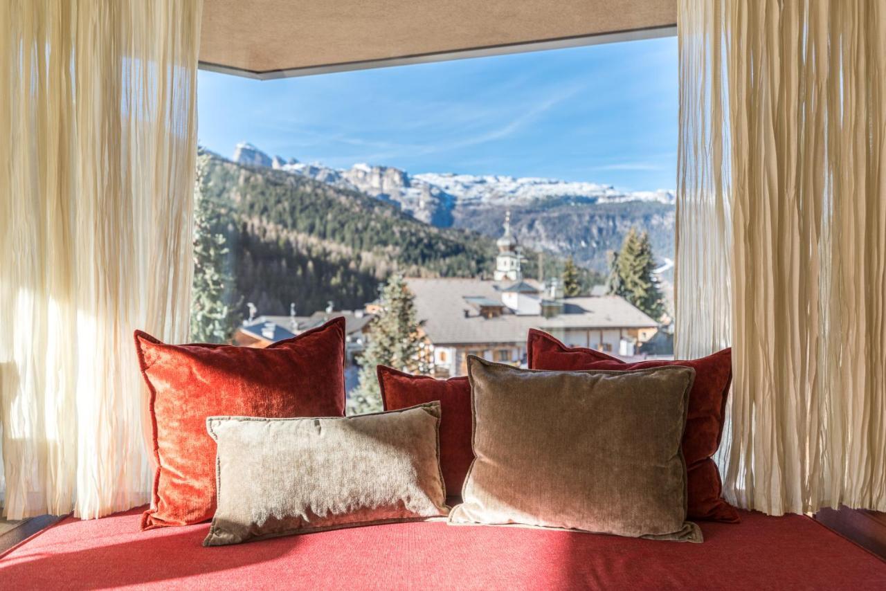 Hotel Tofana San Cassiano  Exteriör bild