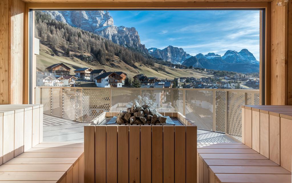 Hotel Tofana San Cassiano  Exteriör bild