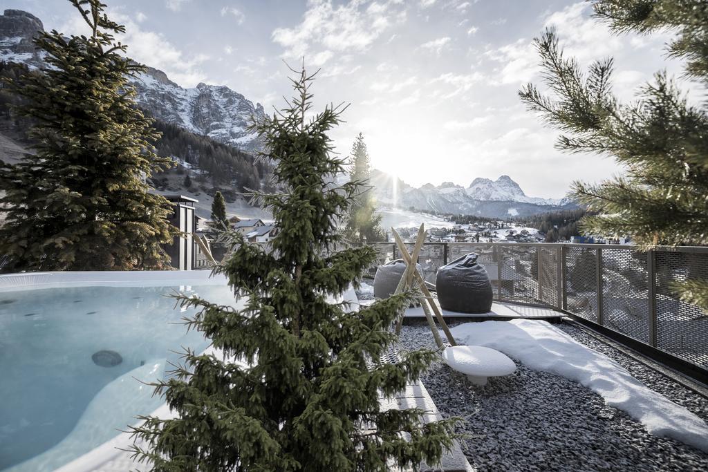 Hotel Tofana San Cassiano  Exteriör bild