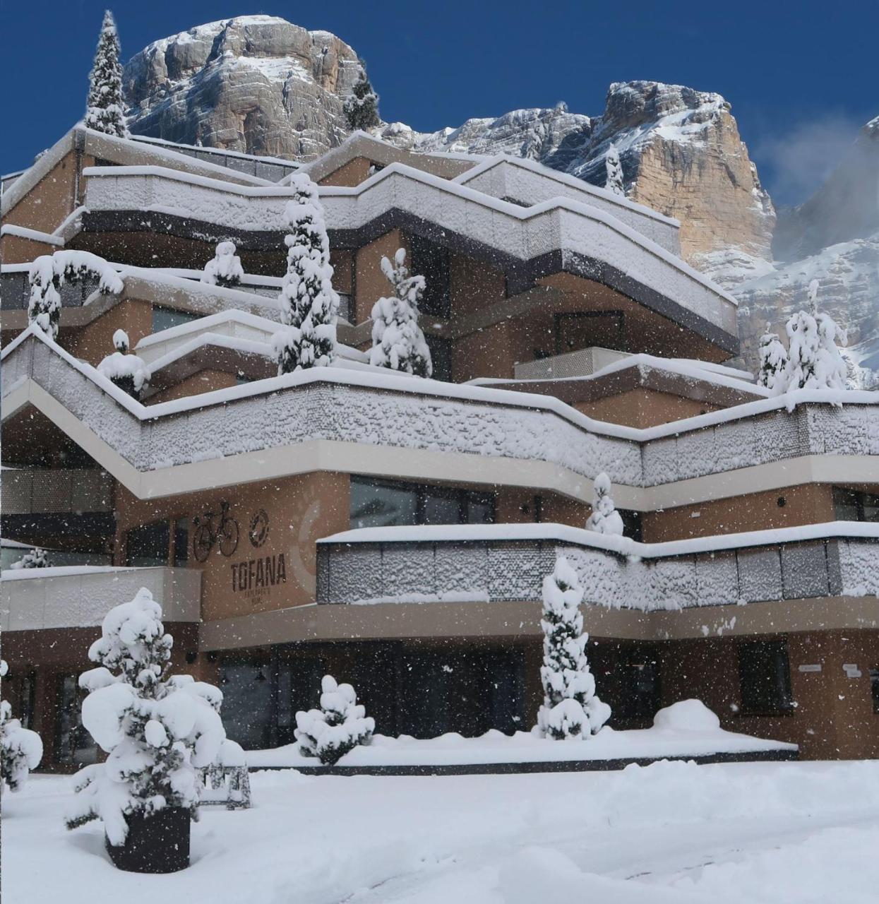 Hotel Tofana San Cassiano  Exteriör bild
