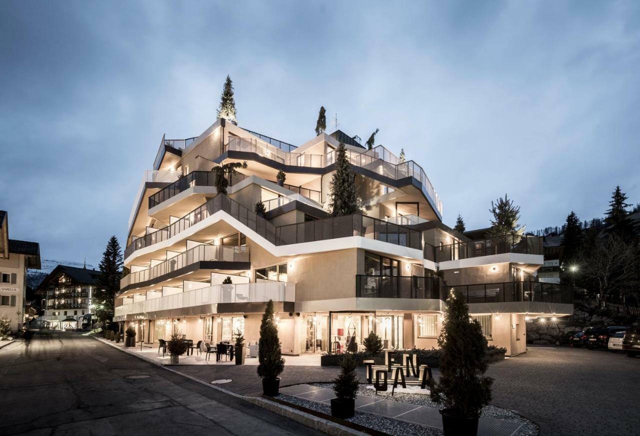 Hotel Tofana San Cassiano  Exteriör bild